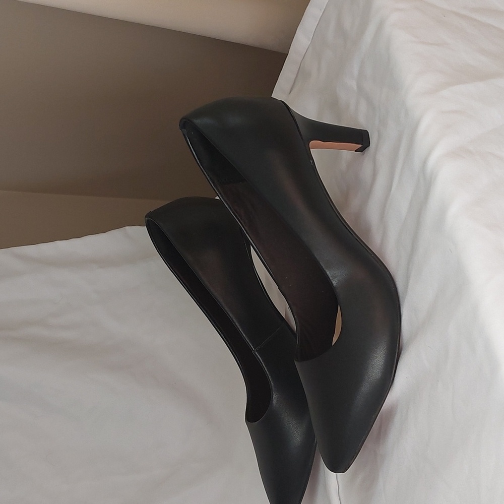 Clarks' Ileana Tulip pump 9 (wide width)